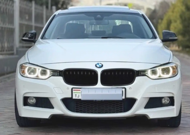 Лобовое стекло от BMW F30